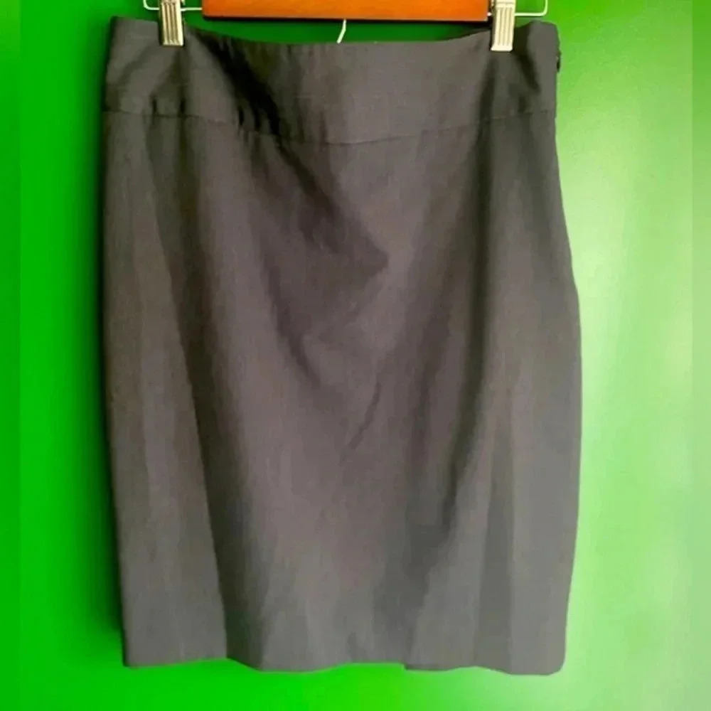 CLEARANCE!!! Liz Claiborne Gray Pencil Skirt Size 8 Work Clothes EUC